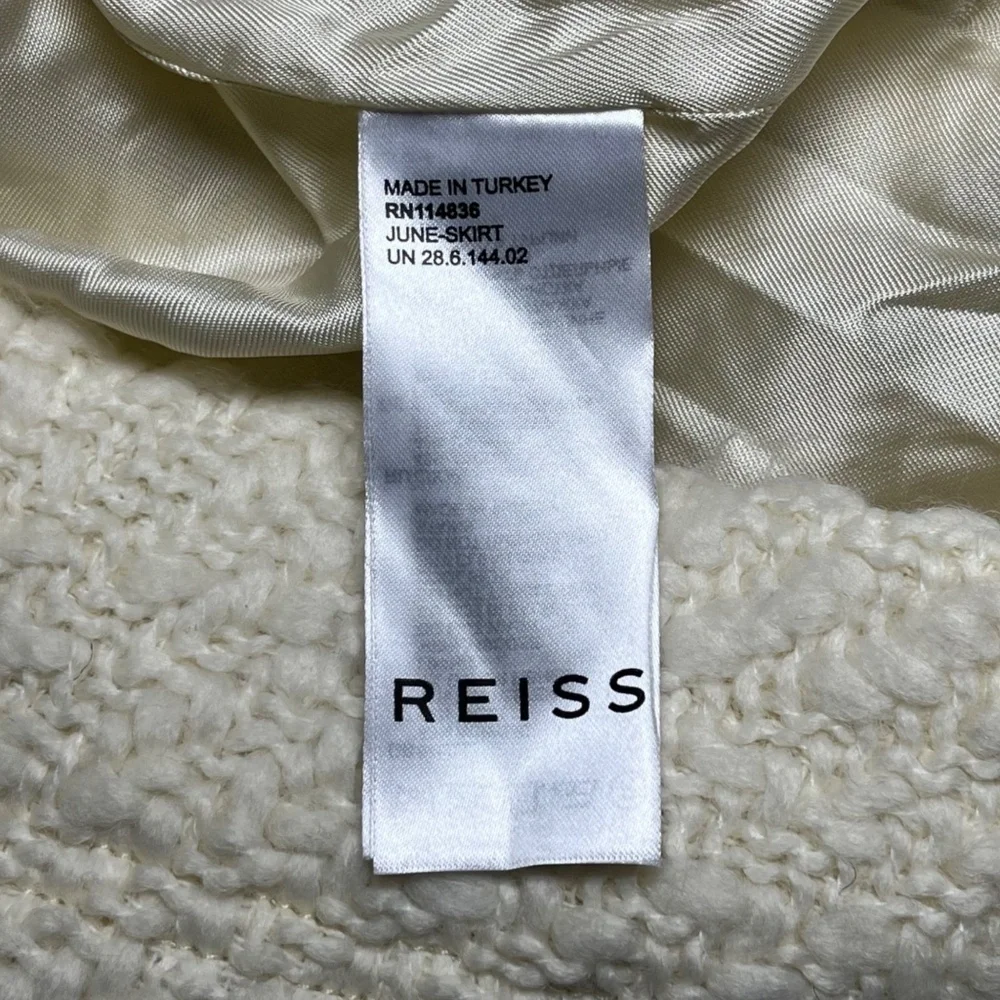 REISS June Short Boucle Skirt Ivory Off-White Size 6, UK 10 Pockets Lined Pencil